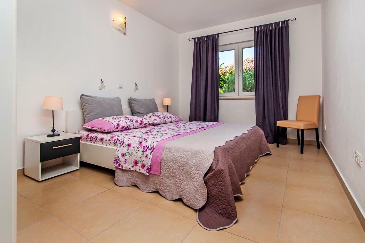 Apartment Dietro La Grotta *