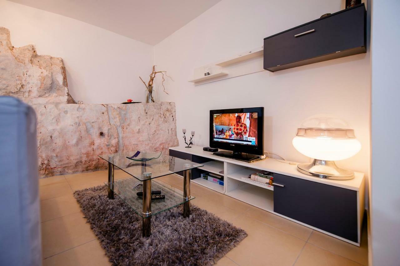 Apartment Dietro La Grotta *